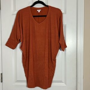 - LuLaRoe Naomi sweater size S